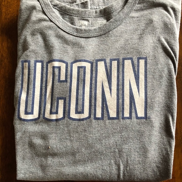 Three college short sleeve t-shirts - Picture 4 of 4